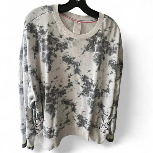Secret Treasures Sweaters - Secret Treasures Black and Gray Patterned Sweater​